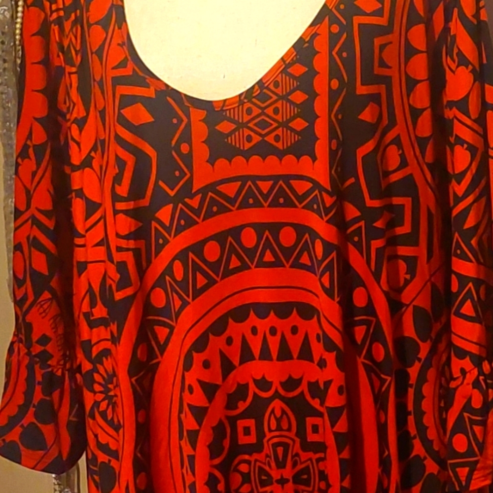Red and Black Graphic 3/4 Sleeve Blouse